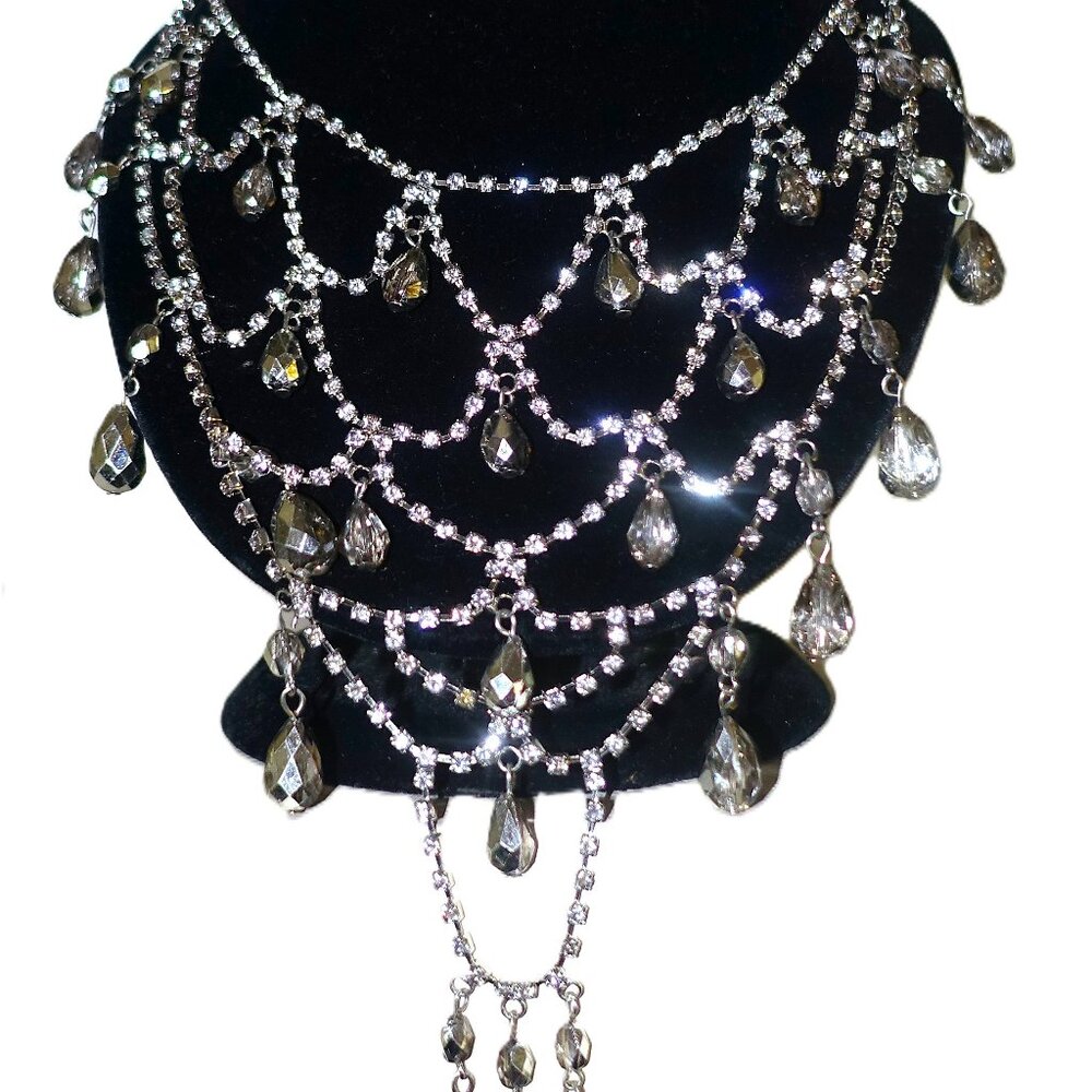 Silver Tone Teardrop Dangle Rhinestones Necklace